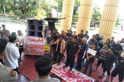 Puluhan Driver Maxim Demo di Kantor Gubernur Gorontalo