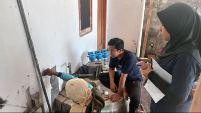 Mahasiswa KKN UGM di Desa Karangwotan Pati Jawa Tengah Atasi Krisis Air Bersih Melalui Filtrasi Air Kapur
