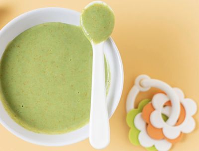 7 Menu MPASI Bayi dari Kacang Hijau yang Lembut, Bergizi, dan Bikin Si Kecil Lahap Makan!