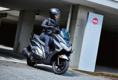 Fitur dan Harga Motor Suzuki Burgman 125 EX 2025