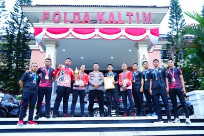 Sepuluh Anggota Brimob Polda Kaltim Raih Penghargaan atas Prestasi Olahraga