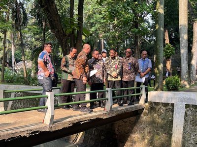 Tinjau Taman Langsat, Pramono Anung Dorong Fungsi Sosial dan Ekologis Ruang Publik