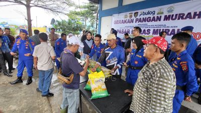 Sinergi Polri & Panglima Laot: Bantu Warga Lewat Beras Murah di Lampulo
