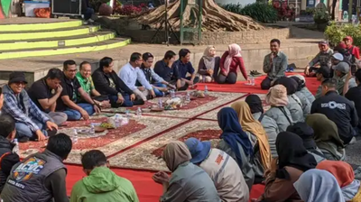 Sarapan Bareng Cak Nur, Penyapu Jalan Kota Batu Sampaikan Kebutuhan Seragam
