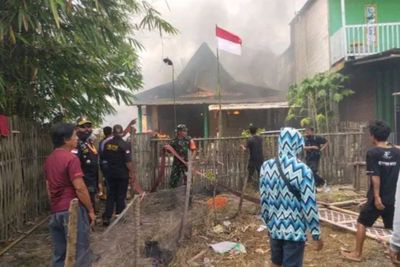 Tungku Kayu Bakar Picu Kebakaran di Takalar, Dua Rumah Ludes dengan Kerugian Rp 200 Juta