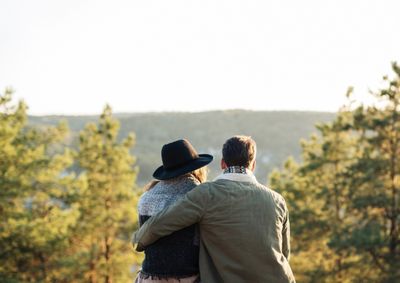 7 Puisi Singkat tentang Kesetiaan yang Bikin Hati Hangat