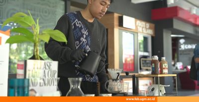 Bukan Kafe Biasa! Di FEB UGM, Bisa Ngopi Sambil Belajar Jadi Pengusaha
