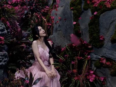 Jisoo BLACKPINK Rilis MV yang Diam-diam Syuting di Rainforest Wild Asia Singapura