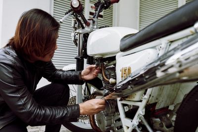 Telat Ganti Oli Motor? Ini Risiko yang Harus Diketahui Setiap Pengendara