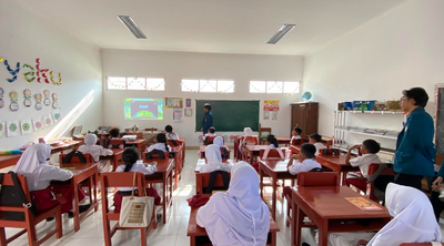 Kenalkan Mitigasi Bencana Sejak Dini, Mahasiswa KKN Undip Edukasi Siswa SDN Sriwulan