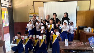 Mahasiswa KKN-T Undip Tim 162 Mengajak Anak Belajar Sejarah Uang dan Menabung