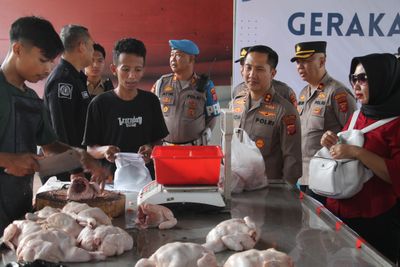 Polres Purwakarta Gelar Gerakan Pangan Murah Jelang HUT RI ke-80