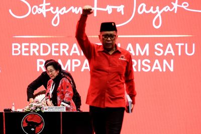 Viral Hasto Ajak Pihak Eksternal Partai Tolak Gelar Pahlawan untuk Soeharto