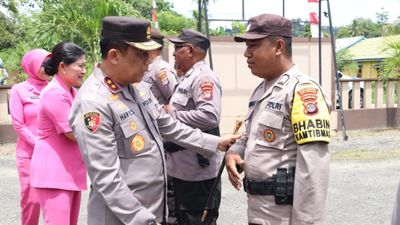 Kunjungi Polsek Tanjung Palas, Kapolda Kaltara Cek Kesiapan Personel dan Berikan Motivasi