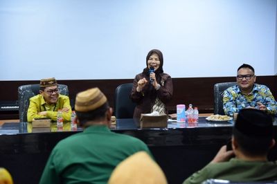 Pelaku UMKM di Gorontalo Terima Modal Usaha dari Baznas, Wagub: Jangan Lupa Sedekah