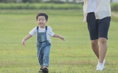 17 Caption Singkat tentang Anak Pertama dalam Bahasa Inggris yang Simpel tapi Ngena Banget