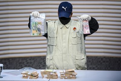 KPK Sita 2 Unit Mobil dan Uang 189.000 dolar Singapura dari OTT Jakarta