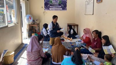 Mahasiswa KKN Undip Gelar Workshop Teh Bunga Telang: Inovasi Ekonomi Warga RW 07 Sambiroto