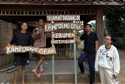 Sasar Pasar Lebih Luas, Mahasiswa KKN Undip Promosikan Opak Singkong Lewat Iklan dan Papan Branding