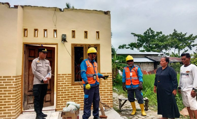 Tanggap Darurat, Polri Salurkan Bantuan untuk Warga Sergai Terdampak Puting Beliung