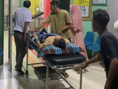 Tak Ada Ambulance, Pasien Puskesmas Tanah Jambo Aye Terpaksa Dibawa Mobil Pick Up