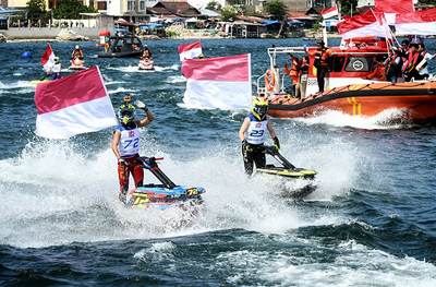 Parade Aquabike Hiasi Danau Toba, Boanerges Ratag Jadi Pemandu Kemeriahan HUT RI