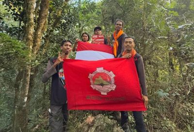 Jejak Ekspedisi Atap Buton: Mahasiswa UNIDAYAN Taklukkan Gunung Lambohogo