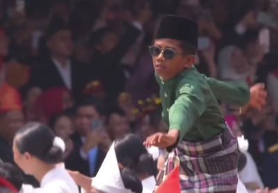 Ada Tren Pacu Jalur di Upacara Kemerdekaan Istana Merdeka, Presiden Prabowo Ikutan Menikmati