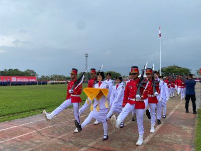 Kisah Naisya, Pembawa Baki Kebanggaan Kota Bontang di HUT ke-80 RI