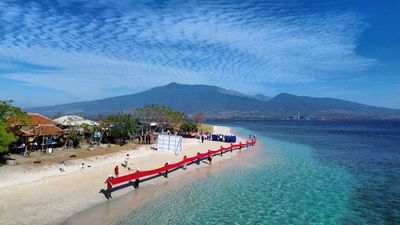 Peringatan HUT RI ke-80 diperingati PT. PLN Nusantara Power UP Sambelia Bersama Kelompok Wisata Bahari Lombok Timur