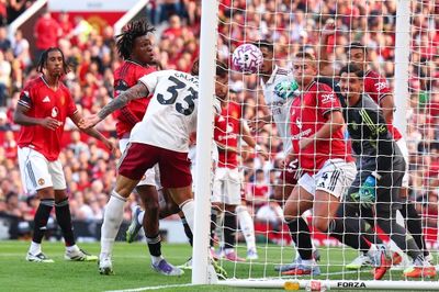 Manchester United Menguasai Pertandingan, Tapi Arsenal Berhasil Menang berkat Skema Bola Mati Mematikan