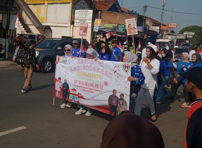 Kostum Unik hingga Isu Viral Warnai Karnaval HUT RI ke-80 di Cileunyi