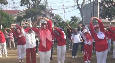Meriahkan HUT KE-80 RI, Warga di Kenali Asam Bikin Lomba Senam