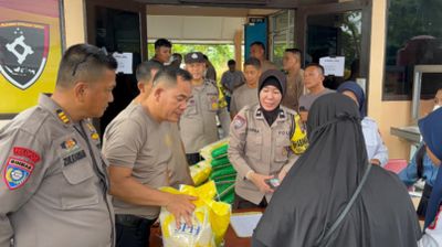Gerakan Pangan Murah Polsek Sungailiat Diserbu Warga, 4 Ton Beras Ludes