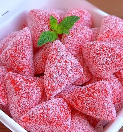 Mochi Buah Naga, Camilan Manis dengan Sentuhan Segar Tropis