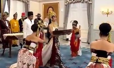 Viral! Kemunculan Nyi Roro Kidul di Kirab Merah Putih Jawa Barat Bikin Dedi Mulyadi Jadi Sorotan