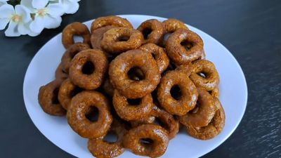 Resep Kue Cincin Tradisional yang Gurih, Enak, dan Mudah Dibuat