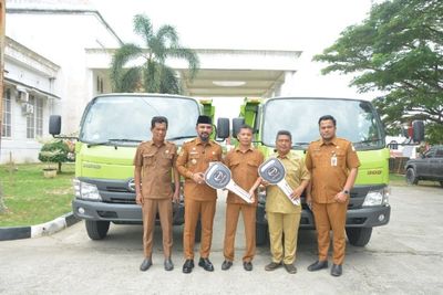 Layanan Kebersihan Naik Level! Julok & Idi Rayeuk Dapat Mobil Sampah Baru