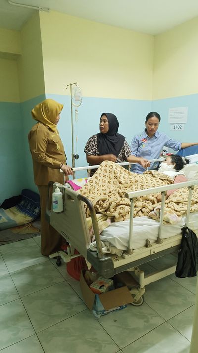 Kunjungi Korban Penyiraman Air Keras, Wagub Babel Hellyana Apresiasi Kinerja Kepolisian