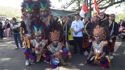 Semarak HUT RI Ke - 80 : Keseruan Wabup Gunungkidul Bersama Ribuan Warga Meriahkan Karnaval Budaya
