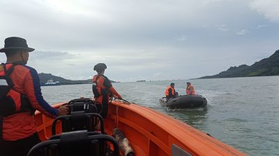 Korban Jatuh di Perairan Bakauheni Belum Ditemukan, Tim SAR Gabungan Masih Lakukan Upaya Pencarian