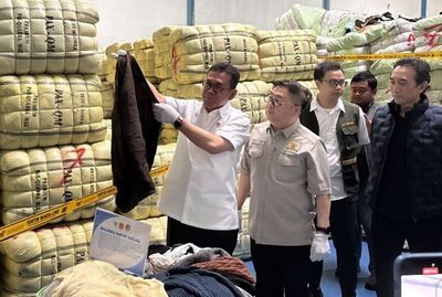 Sita Ribuan Bal Pakaian Bekas Impor, Mendag: Bisnis Thrifting Ganggu Industri Nasional