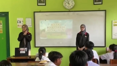 Mahasiswa UMM Gelar Edukasi Public Speaking untuk Siswa SDN 1 Tawing