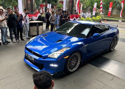 Wamenaker Immanuel Ebenezer Punya Nissan GT-R, Berapa Harga Pasarannya Sekarang?
