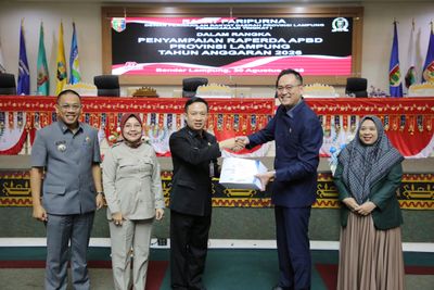 Pemprov Lampung Sampaikan Raperda APBD 2026, Pendapatan Ditarget Rp 7,6 Triliun
