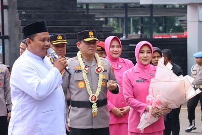 Sah! Irjen Asep Edi Jabat Kapolda Metro Jaya, Irjen Karyoto Dilepas