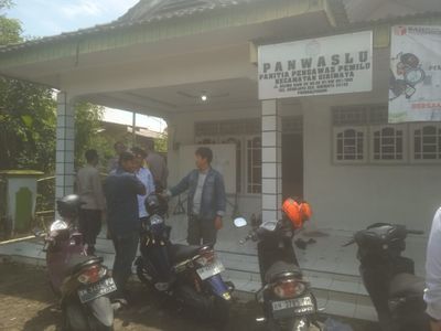 BREAKING NEWS: Kabar Mundurnya Panwascam Giri Maya Akibat Intimidasi Timses Paslon, Bawaslu Pangkalpinang Gelar Rapat Tertutup