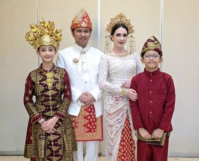 Arumi Bachsin Menang Kostum Terbaik di HUT RI Berhadiah Kambing, Pakai Baju Adat Mana Sih?