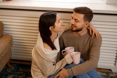 5 Zodiak Cowok Paling Penyayang dan Romantis ke Pasangan, Termasuk Kamu?