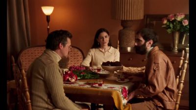 Universal Language: Film Absurd-Komedi-Drama Peraih Pujian Dunia Tayang di KlikFilm
